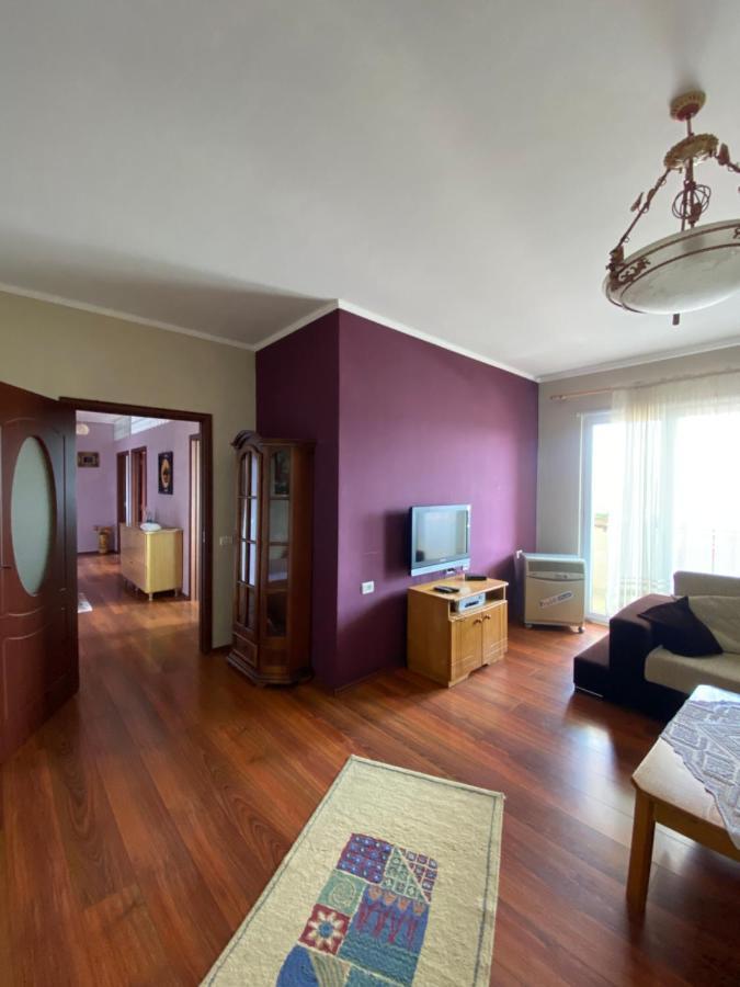 Stay The Night Shkodra Apartment City Centre Buitenkant foto
