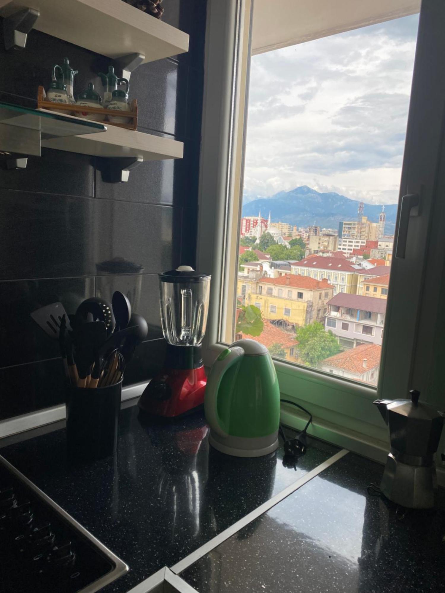 Stay The Night Shkodra Apartment City Centre Buitenkant foto
