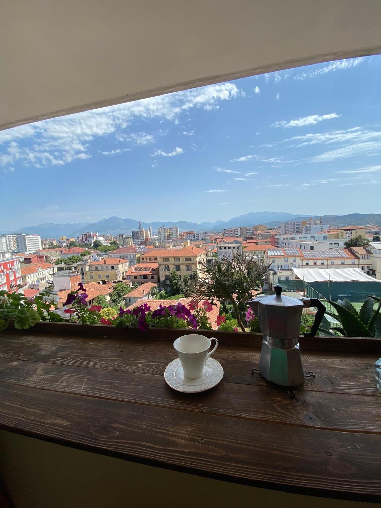 Stay The Night Shkodra Apartment City Centre Buitenkant foto