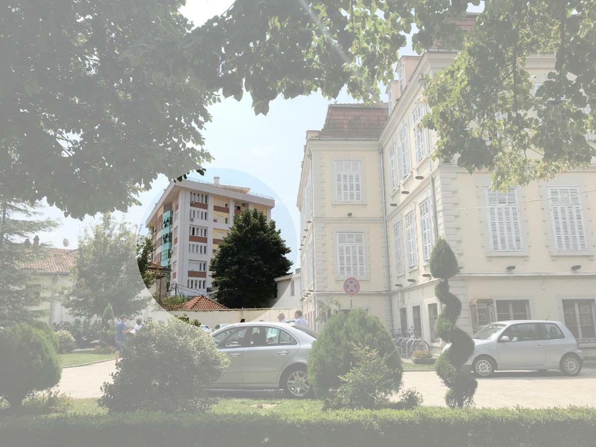 Stay The Night Shkodra Apartment City Centre Buitenkant foto